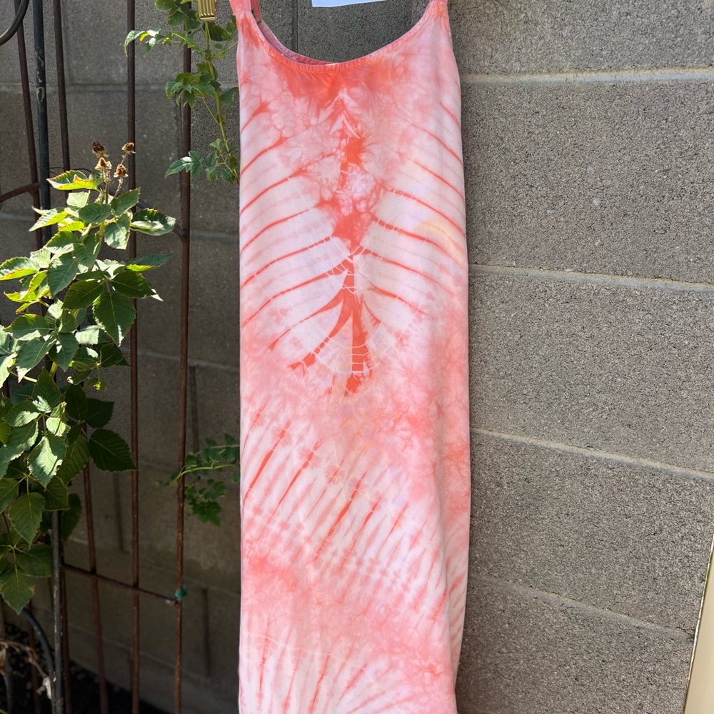 A Vintage Y2K Tie-Dye Sleeveless Maxi Dress